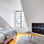 214 Vuitton - Superb In Apartment *