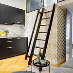 214 Vuitton - Superb In * Paris
