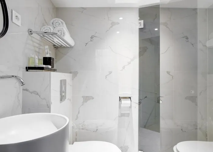 214 Vuitton - Superb In