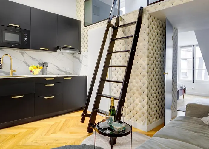 214 Vuitton - Superb In * Παρίσι