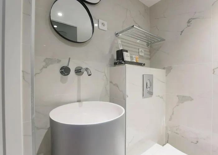 214 Vuitton - Superb In